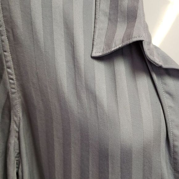 NWOT 💕💕Anthropologie Blue Shirt Blouse Top - Picture 4 of 12